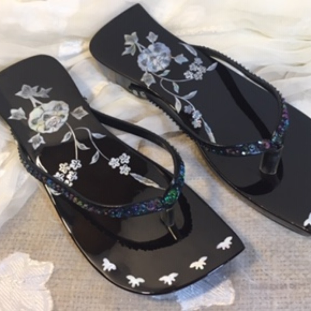 Japanese modern wooden lacquered GETA
